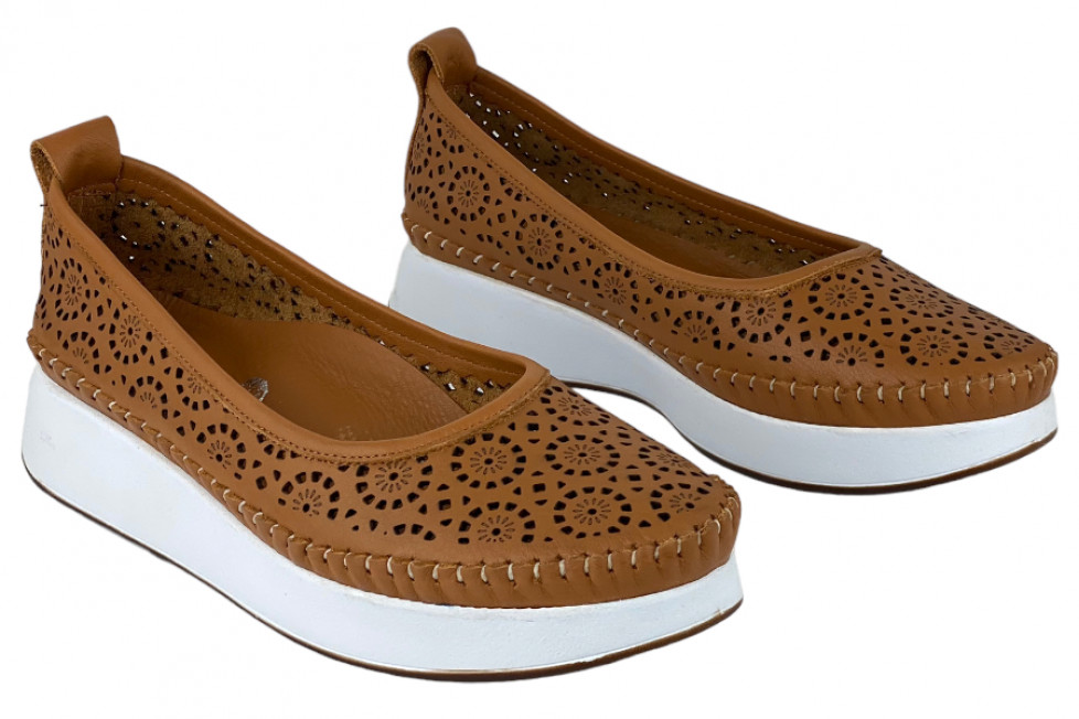 Γυναικεία Δερμάτινα Slip-On Παπούτσια Με Διάτρητο Σχεδιασμό