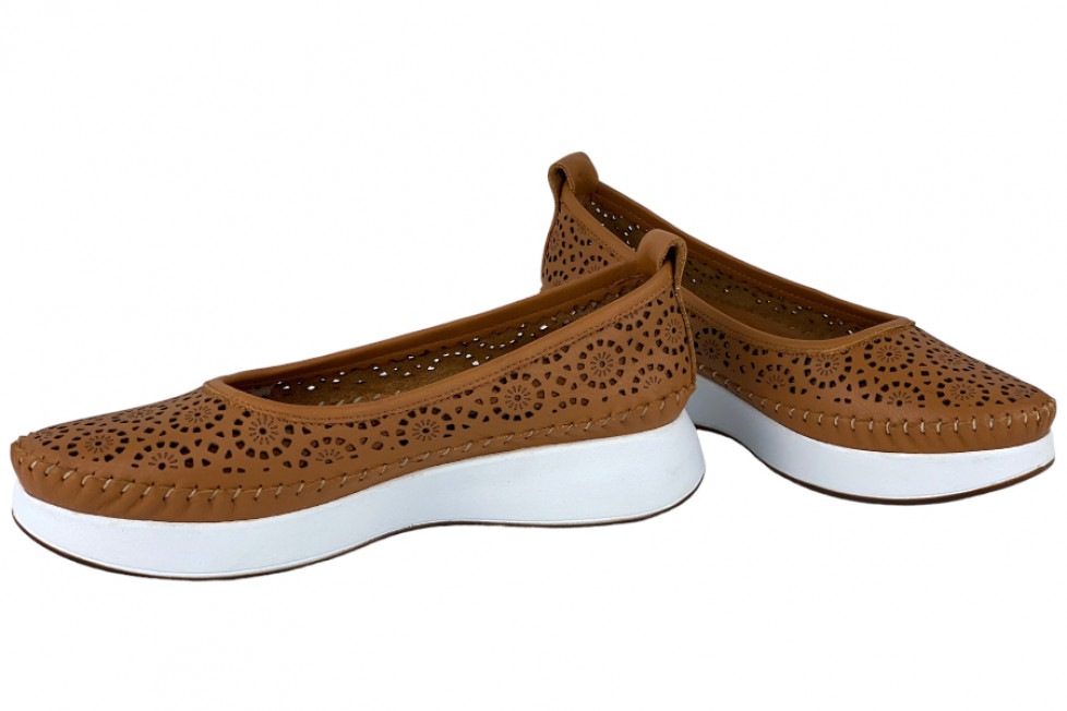 Γυναικεία Δερμάτινα Slip-On Παπούτσια Με Διάτρητο Σχεδιασμό