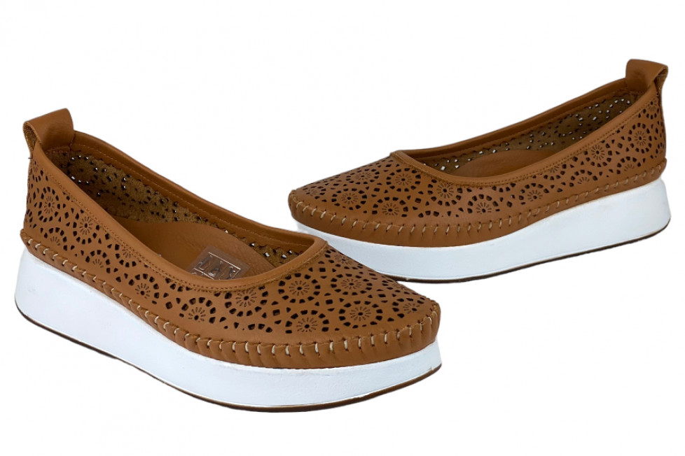 Γυναικεία Δερμάτινα Slip-On Παπούτσια Με Διάτρητο Σχεδιασμό