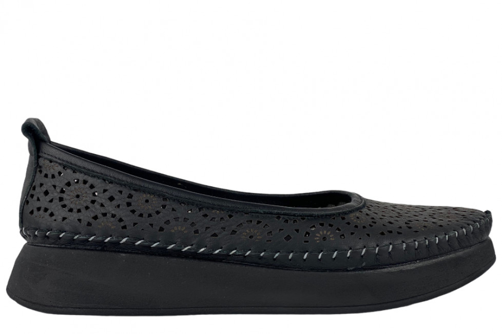 Γυναικεία Δερμάτινα Slip-On Παπούτσια Με Διάτρητο Σχεδιασμό