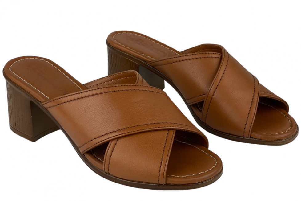 Γυναικεία Δερμάτινα Χιαστί Mules