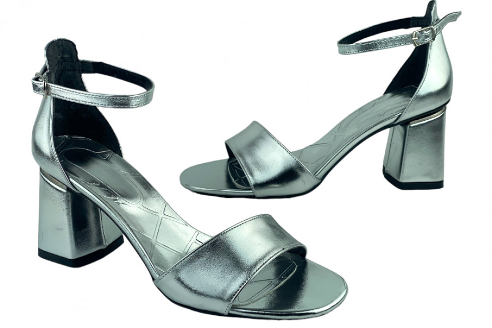 Γυναικεία Πέδιλα Με Λουράκι Και Χοντρό Τακούνι
