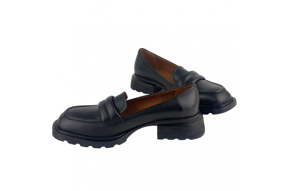 Γυναικεία Δερμάτινα Loafers Με Τετράγωνη Σόλα