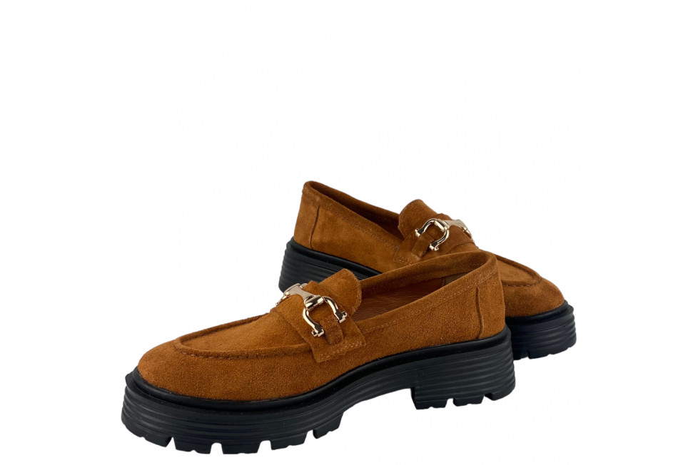 Γυναικεία Δερμάτινα Loafers Με Χρυσή Αλυσίδα