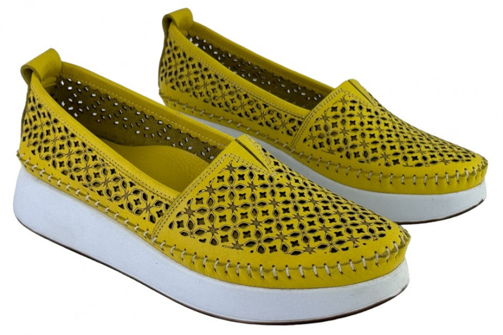 Γυναικεία Δερμάτινα Slip-On Παπούτσια Με Διάτρητο Σχεδιασμό