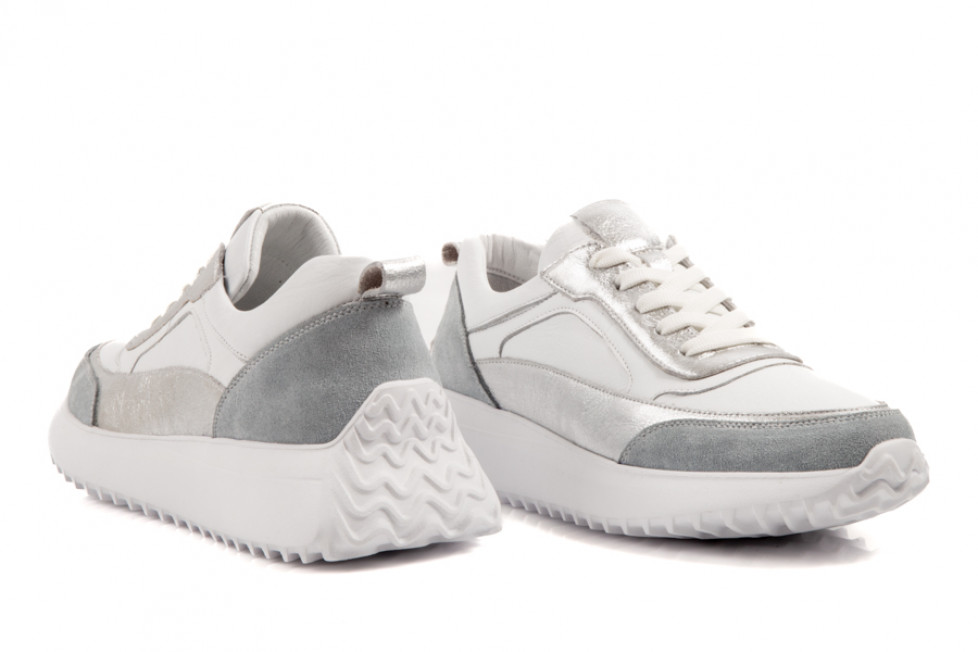 Γυναικεία Δερμάτινα Sneakers Με Ασημί Λεπτομέρεια
