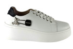 Γυναικεία Λευκά Δερμάτινα Sneakers Δίσολα Με Εντυπωσιακό Αξεσουάρ