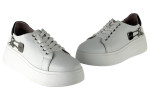 Γυναικεία Λευκά Δερμάτινα Sneakers Δίσολα Με Εντυπωσιακό Αξεσουάρ
