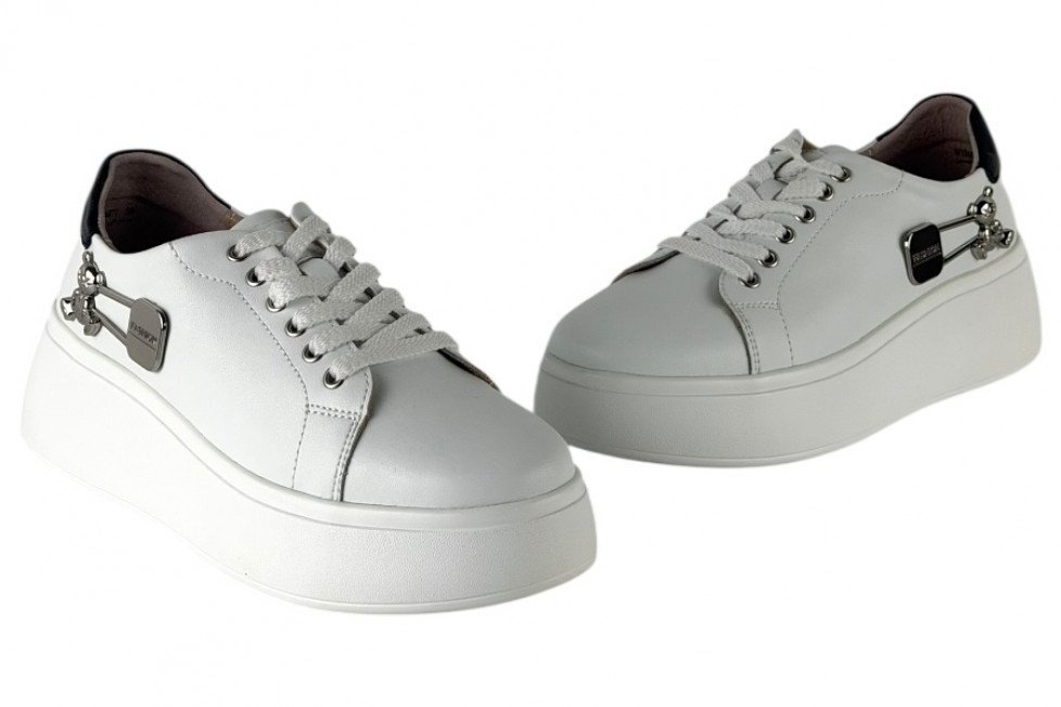 Γυναικεία Λευκά Δερμάτινα Sneakers Δίσολα Με Εντυπωσιακό Αξεσουάρ