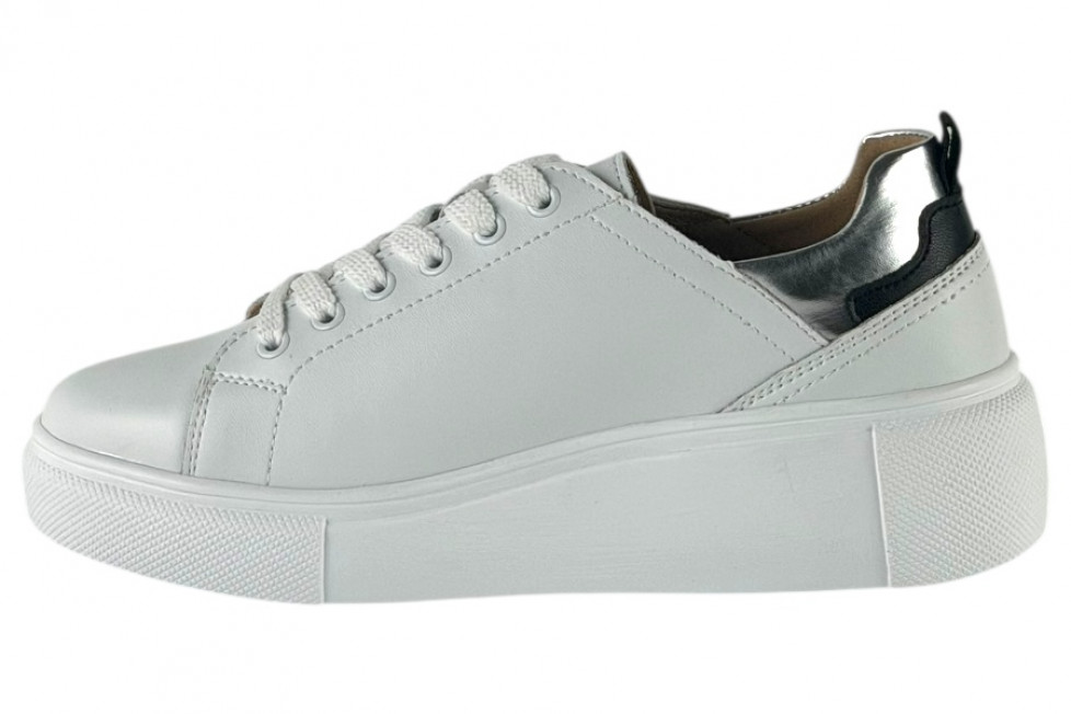 Γυναικεία Λευκά Δερμάτινα Sneakers Με Ασημί Λεπτομέρεια