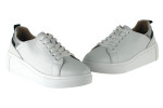 Γυναικεία Λευκά Δερμάτινα Sneakers Με Ασημί Λεπτομέρεια
