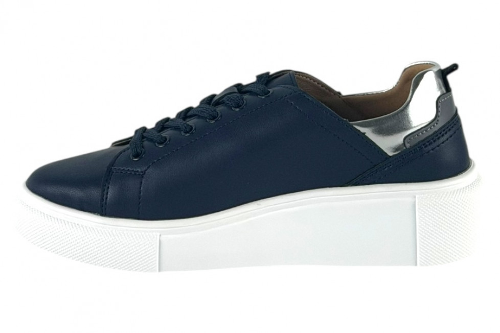 Γυναικεία Μπλε Δερμάτινα Sneakers Με Ασημί Λεπτομέρεια