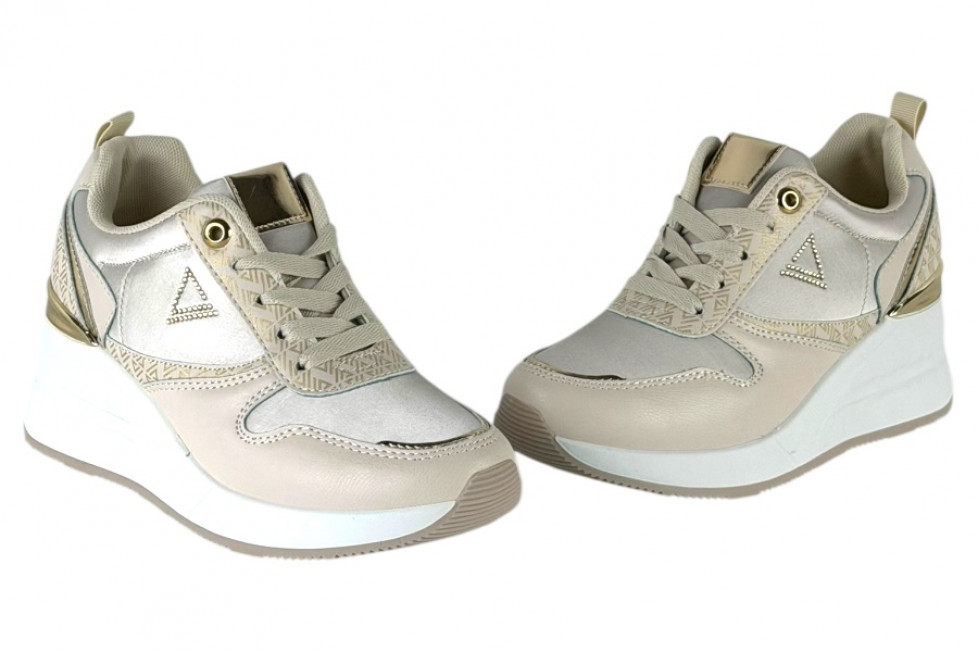 Γυναικεία Μπεζ Sneakers Με Ψηλή Πλατφόρμα Και Χρυσές Λεπτομέρειες