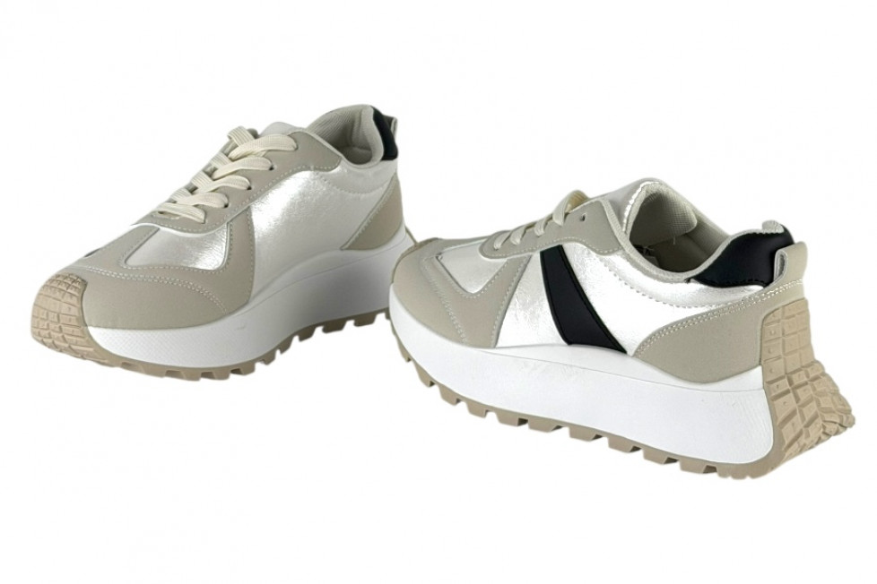 Γυναικεία Ασημί Μεταλιζε Sneakers Δίσολα Με Κορδόνια Και Μαύρες Λεπτομέρειες
