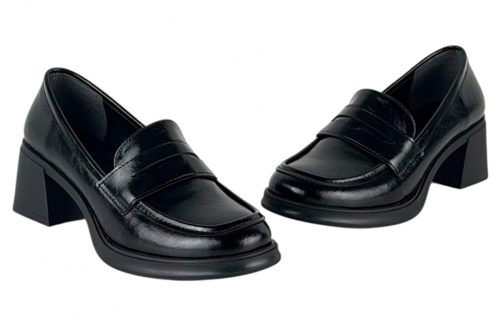 Γυναικεία Μαύρα Loafers Σε Γυαλιστερή Υφή Και Χοντρό Τακούνι 