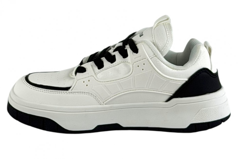  Λευκά Sneakers Με Κορδόνια Και Μαύρες Λεπτομέρειες