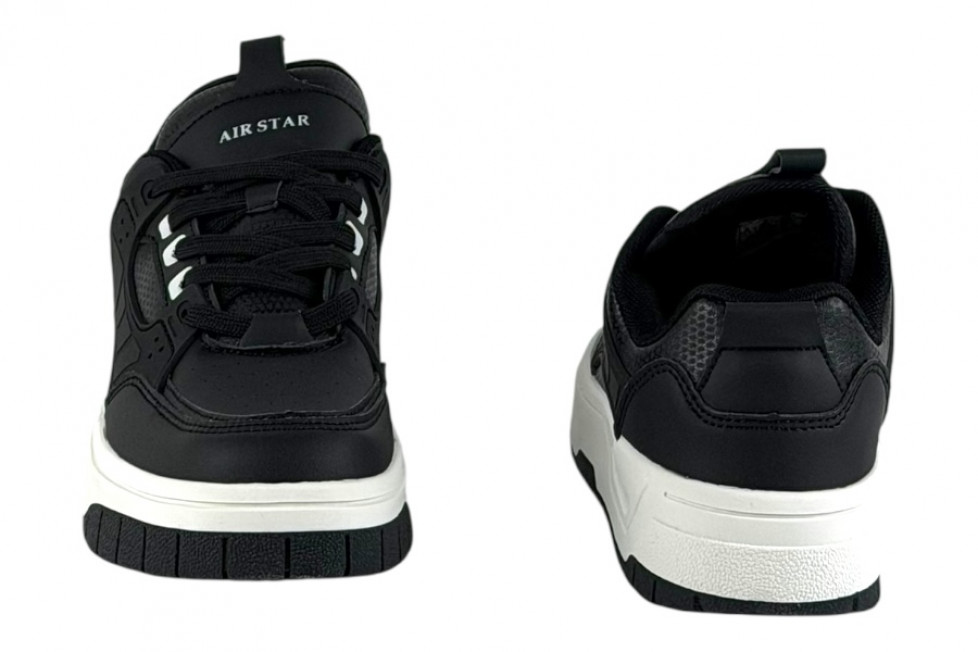  Μαύρα Sneakers Με Κορδόνια Και Λευκές Λεπτομέρειες
